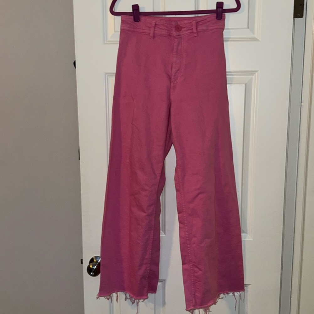 Zara cropped/distressed jeans like NEW!